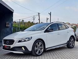 Branco Usado 2015 Volvo V40 CC Momentum Carrinha | € 16.250 (Preço justo)