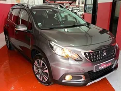 Cinzento Usado 2016 Peugeot 2008 Allure SUV | € 13.490 (Preço elevado)