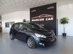 Cinzento Usado 2010 Toyota Verso Executive Monovolume | € 13.900
