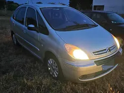Cinzento Usado 2005 Citroën Xsara Picasso Monovolume | € 2.300