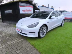 Branco Usado 2021 Tesla Model 3 Sedan | € 33.000 (Preço justo)