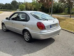 Cinza Usado 2000 Toyota Corolla Citadino | € 2.650
