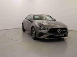 Cinzento Usado 2024 Mercedes CLA180 Sedan | € 39.990 (Preço justo)