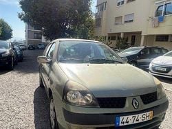 Usado 2001 Renault Clio II Sedan | € 1.600 (Bom preço)