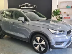 Cinza Usado 2020 Volvo XC40 Momentum SUV | € 29.800 (Preço justo)