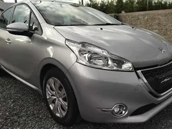Cinzento Usado 2013 Peugeot 208 Citadino | € 8.450 (Preço justo)