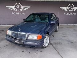 Azul Usado 1995 Mercedes C220 Elegance Sedan | € 1.900