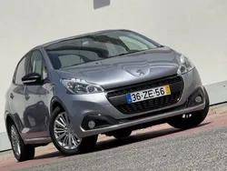 Cinzento Usado 2019 Peugeot 208 Citadino | € 12.900 (Preço justo)