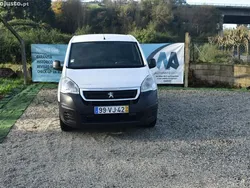 Branco Usado 2018 Peugeot Partner Monovolume | € 9.950 (Bom preço)