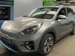 Cinza Usado 2021 Kia e-Niro Premium SUV | € 21.400 (Bom preço)