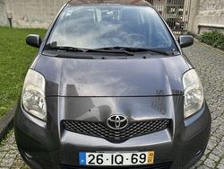 Cinzento Usado 2010 Toyota Yaris Sedan | € 6.000 (Super Preço)
