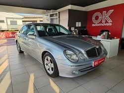 Cinzento Usado 2003 Mercedes E220 Elegance Sedan | € 5.990 (Preço justo)