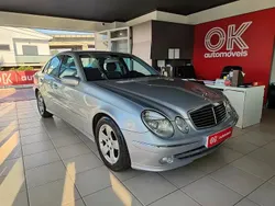 Cinzento Usado 2003 Mercedes E220 Elegance Sedan | € 6.450 (Preço justo)