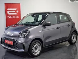 Cinza Usado 2022 Smart ForFour Electric Drive Passion | € 14.750 (Preço justo)