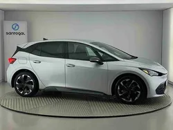 Cinzento Novo 2025 Cupra Born Citadino | € 34.990 (Preço elevado)