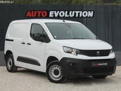 Branco Usado 2022 Peugeot Partner Premium Monovolume | € 13.700 (Bom preço)