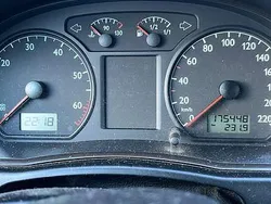 Usado 2004 VW Polo Sedan | € 1.350