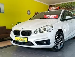 Branco Usado 2015 BMW 218 Active Tourer Sport Line Monovolume | € 17.500 (Preço justo)