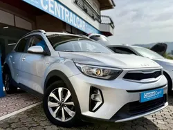 Cinza prata Usado 2023 Kia Stonic SUV | € 16.950 (Preço justo)