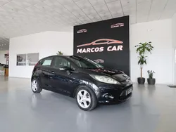 Preto Usado 2011 Ford Fiesta Citadino | € 7.700 (Preço justo)