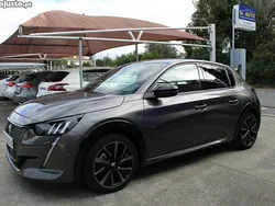 Cinza Usado 2022 Peugeot 208 GT-line Citadino | € 19.990 (Preço justo)