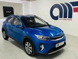 Azul Usado 2024 Kia Stonic SUV | € 16.499 (Bom preço)