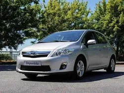 Cinzento Usado 2011 Toyota Auris Hybrid Comfort | € 10.950