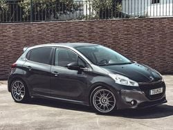 Usado 2013 Peugeot 208 Citadino | € 8.250 (Preço justo)
