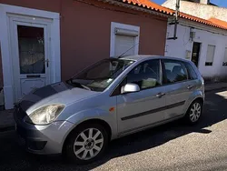 Usado 2006 Ford Fiesta Citadino | € 3.500 (Preço justo)