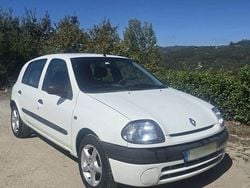 Usado 2000 Renault Clio II Sedan | € 1.900