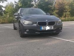 Cinzento Usado 2013 BMW 320 Sedan | € 10.000 (Bom preço)