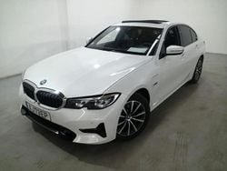 Branco Usado 2021 BMW 320e Sport Line Sedan | € 34.990 (Preço elevado)