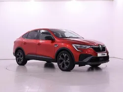 Vermelho Usado 2023 Renault Arkana SUV | € 27.500 (Bom preço)