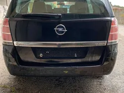 Usado 2006 Opel Zafira Enjoy Monovolume | € 5.500