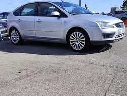 Usado 2005 Ford Focus Sedan | € 3.000 (Preço justo)