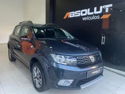 Cinzento Usado 2019 Dacia Sandero Citadino | € 12.990 (Preço justo)