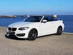 Branco Usado 2015 BMW 220 Sport Line Coupé | € 22.990 (Preço justo)