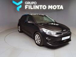 Preto Usado 2023 Kia Rio Citadino | € 16.390 (Preço justo)