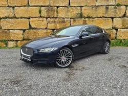 Azul Usado 2015 Jaguar XE Prestige Sedan | € 18.950 (Preço elevado)