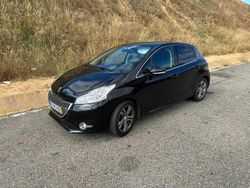 Preto Usado 2012 Peugeot 208 Citadino | € 7.100 (Preço justo)