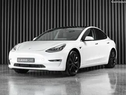 Branco Usado 2019 Tesla Model 3 Long Range AWD Sedan | € 27.750 (Preço elevado)