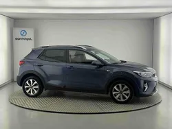 Azul Usado 2024 Kia Stonic SUV | € 17.990 (Preço justo)