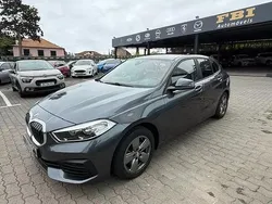 Cinzento Usado 2020 BMW 116 Comfort Edition Citadino | € 21.900 (Preço justo)