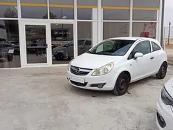 Branco Usado 2010 Opel Corsa Citadino | € 4.350 (Caro)