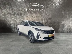 Branco Usado 2023 Peugeot 5008 Allure Monovolume | € 32.850 (Preço justo)