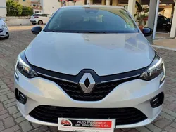 Cinzento Usado 2022 Renault Clio V LIMITED | € 17.900 (Preço justo)