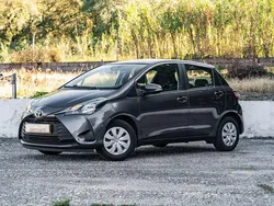 Cinza Usado 2017 Toyota Yaris Active Citadino | € 10.900 (Preço justo)