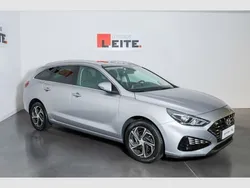 Shimmering silver (metalizado) Usado 2021 Hyundai i30 Style Carrinha | € 20.990 (Caro)