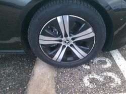 Preto obsidian Usado 2023 Mercedes C220 | € 49.900 (Caro)