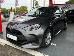 Cinza (pintura metalizada) Usado 2022 Toyota Yaris Comfort | € 17.250 (Preço justo)